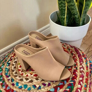 Bleecker & Bond nude heel  sandals mules